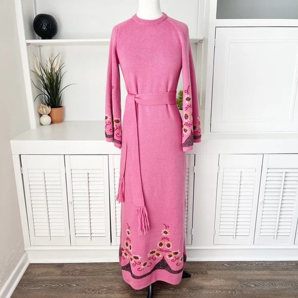 Vintage Pink Long Sleeve Dress with Embroidered Details - Picture 1 of 14